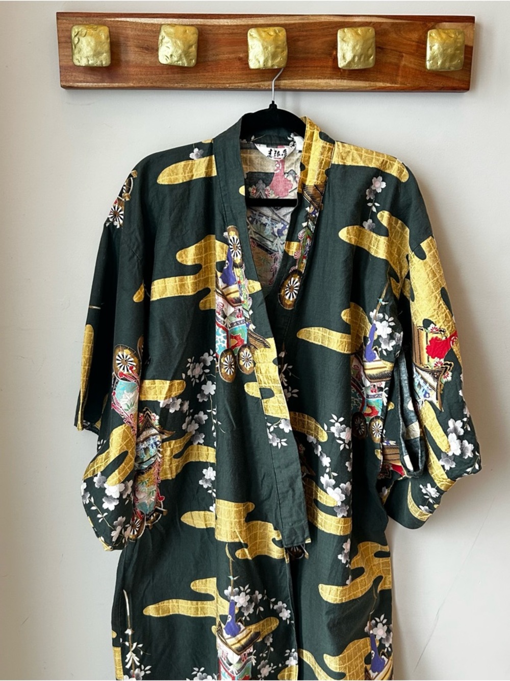 Japanese-made Cotton Kimono Robe Art-Print Cart Dark Green and Gold Motif - Picture 9 of 9